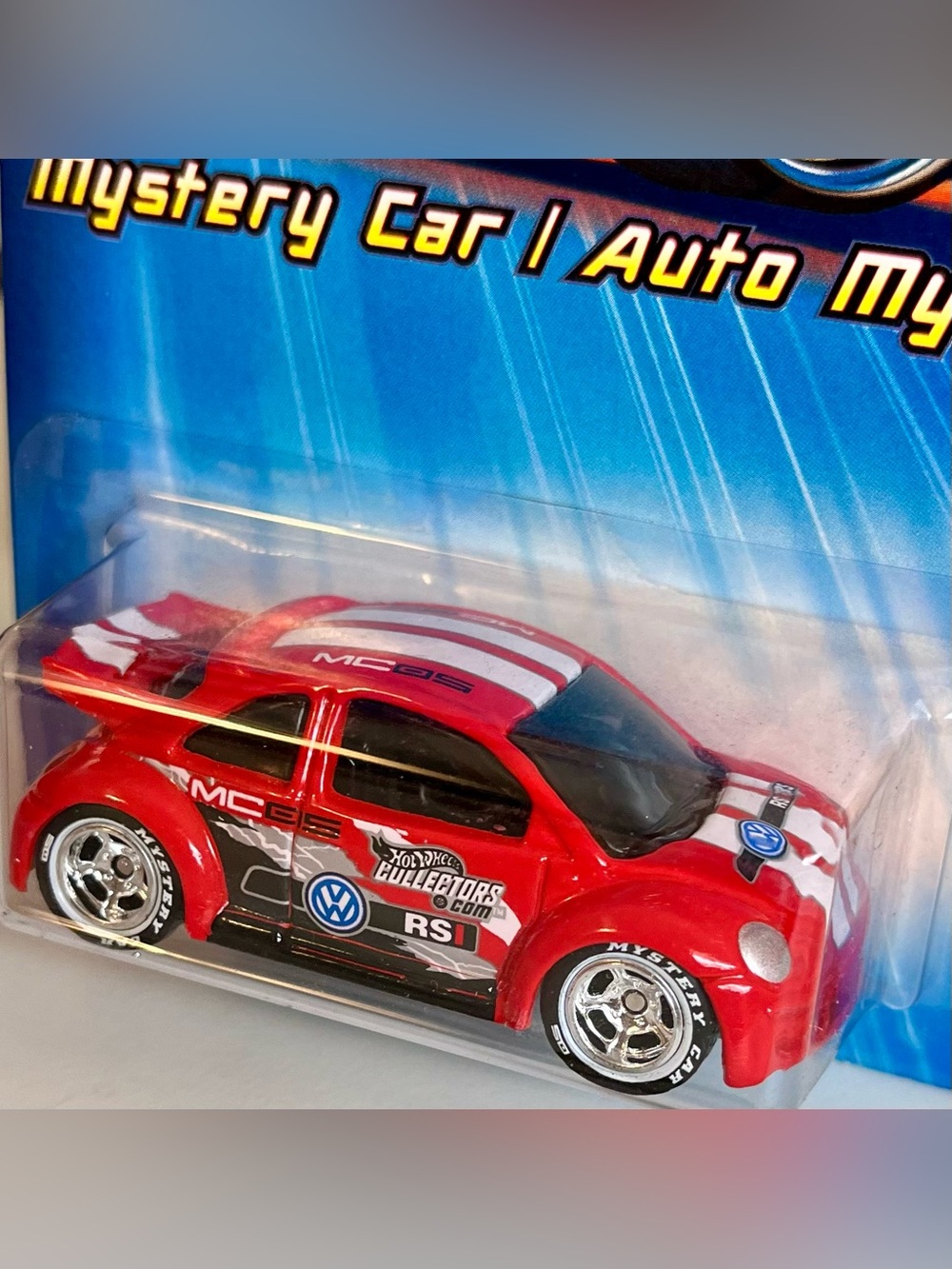 Hot Wheels Mystery Car Auto Mystere Volkswagen New Beetle Cup Real Riders 4/4